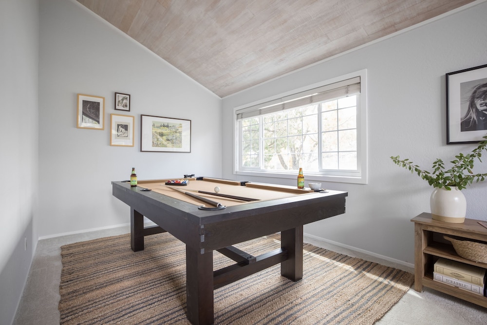 Black Oak by Avantstay Modern Chic Santa Rosa Hideaway With Pool Table Fire Pit