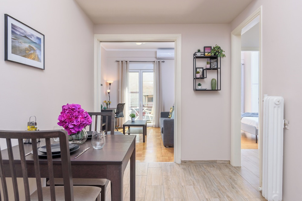 Selany's Chic Apt in the Heart of Athens