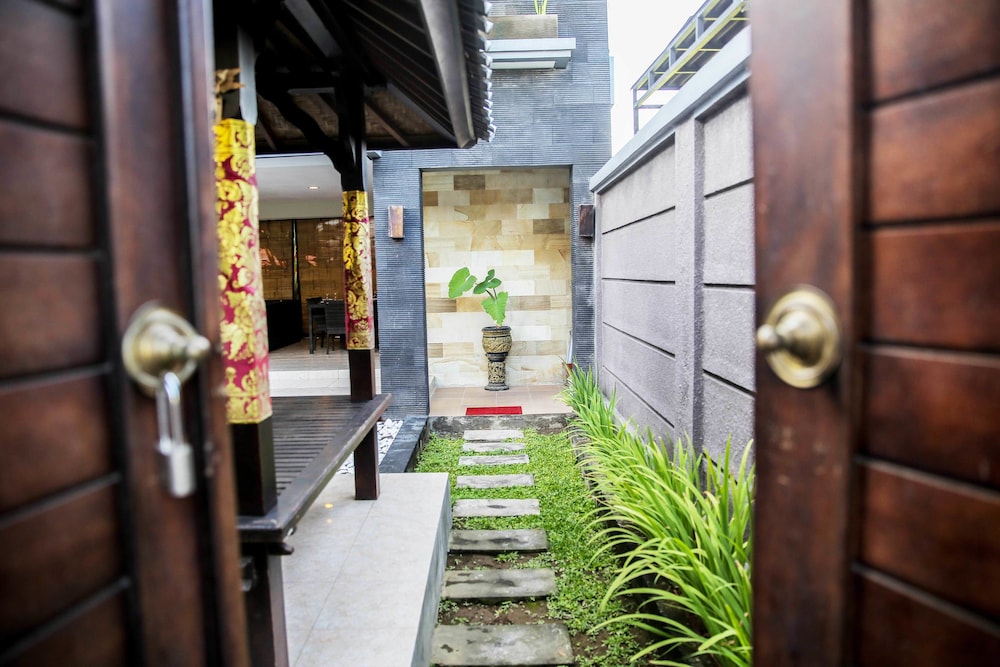Legong Kirana Villas
