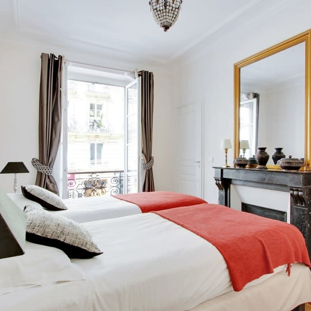 Eiffel Market Charming 2 Bed Apt Near Invalides
