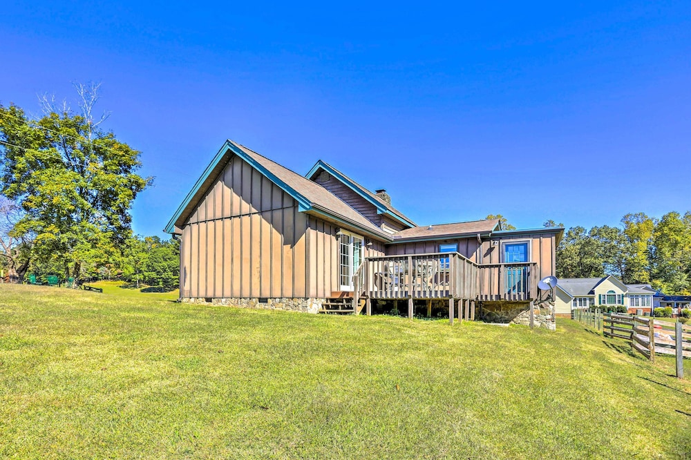 Lovely Flat Rock Cabin From 1905 w/ Fireplace view 5