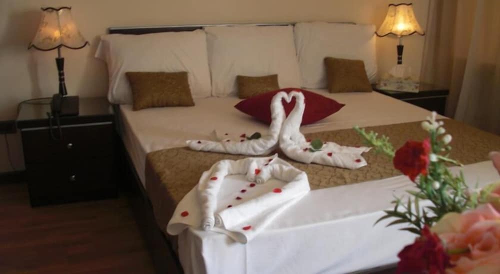 Cairo plaza Guest House