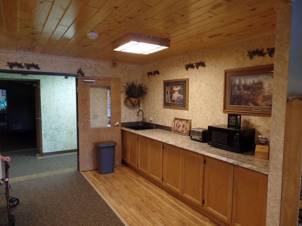 Chicaugon Lake Inn