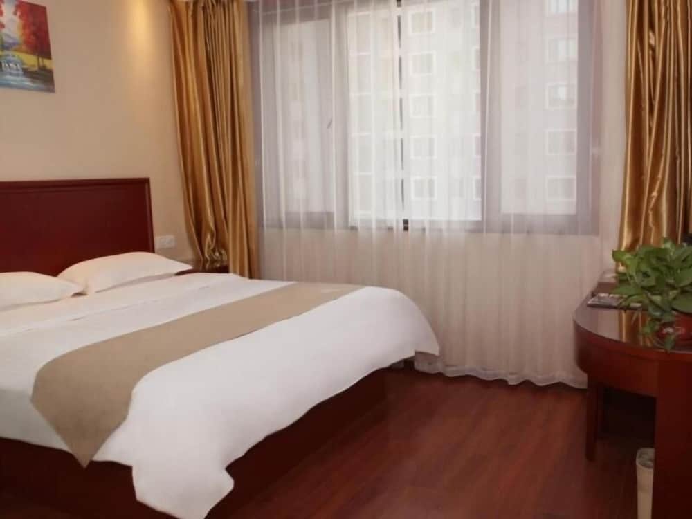 GreenTree Inn Tianjin Wuqing District West Yongyang Road Florentia Village Express Hotel
