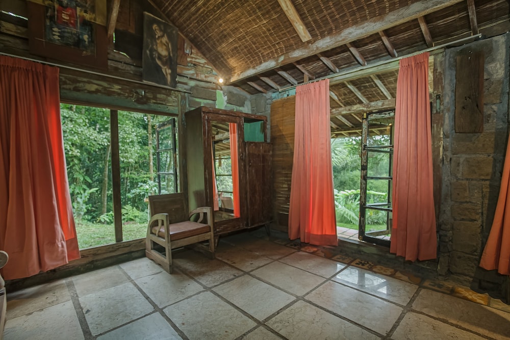 Tepi Sawah Lodge
