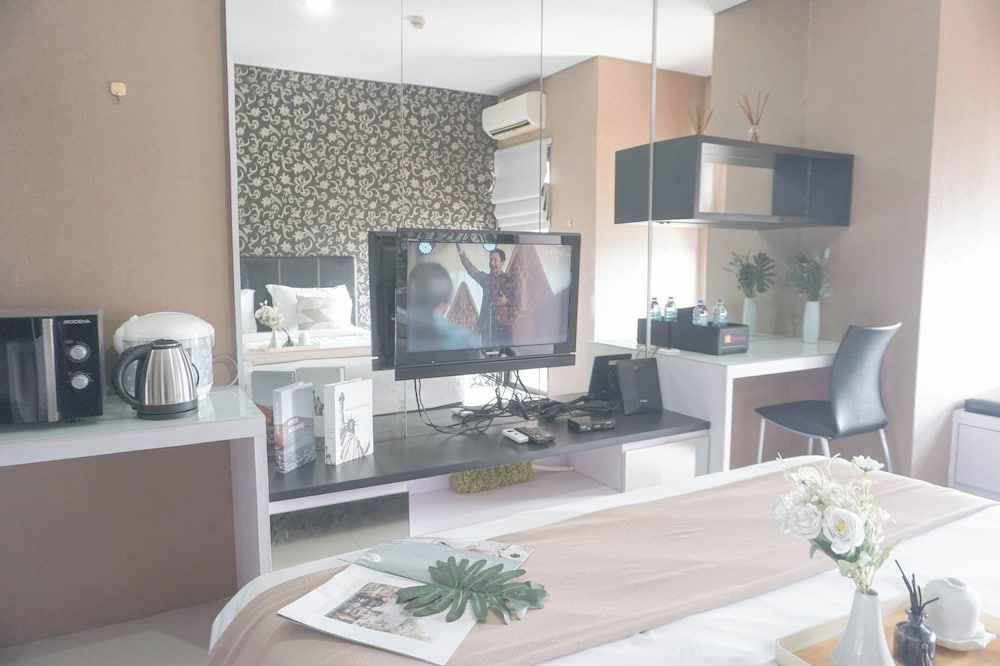 Minimalist And Relaxing Studio Room At Tamansari Semanggi Apartment