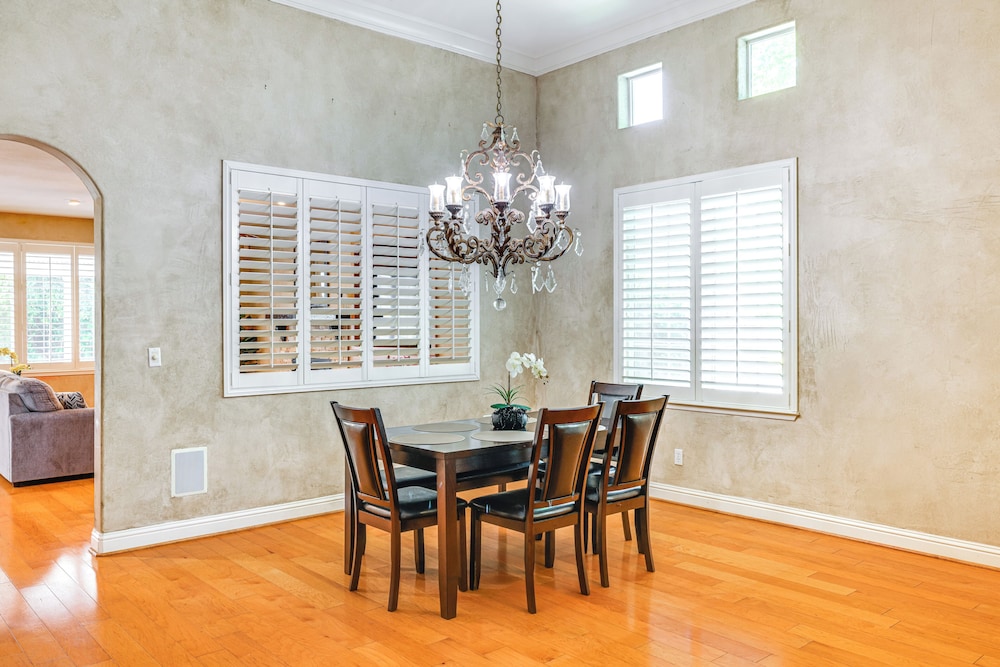 5 Mi to Dtwn Modesto: Family Home w/ Patio!