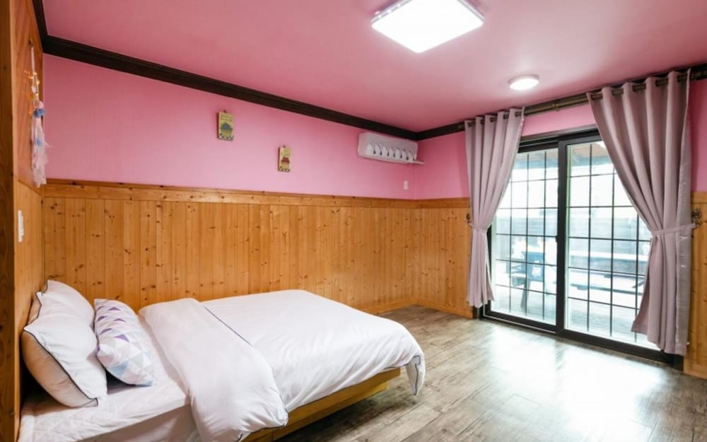 Geojedo Iris Pension view 3