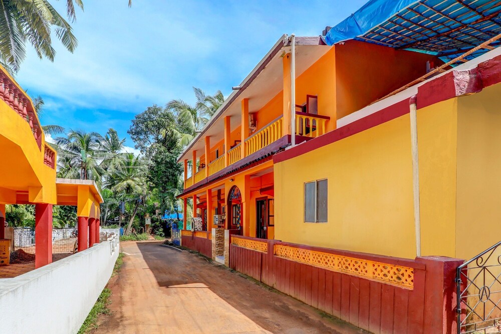 OYO 62737 Alfa Guest House view 2