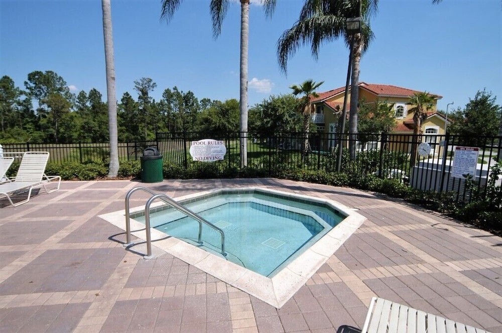 Emerald Island Resort by Elite Vacation Homes - Image 3