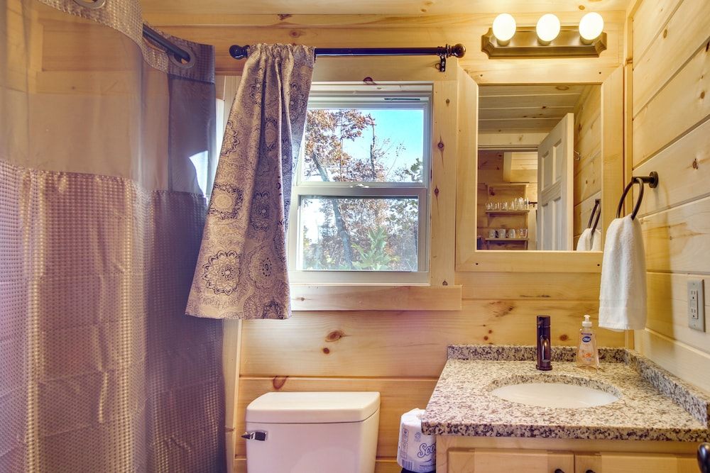'feelin Feisty:' Blue Ridge Mtns Couple's Cabin