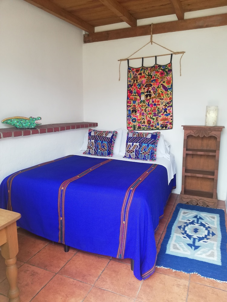 Yellow House - Hostel