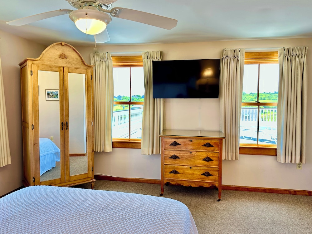 Rose Farm Inn