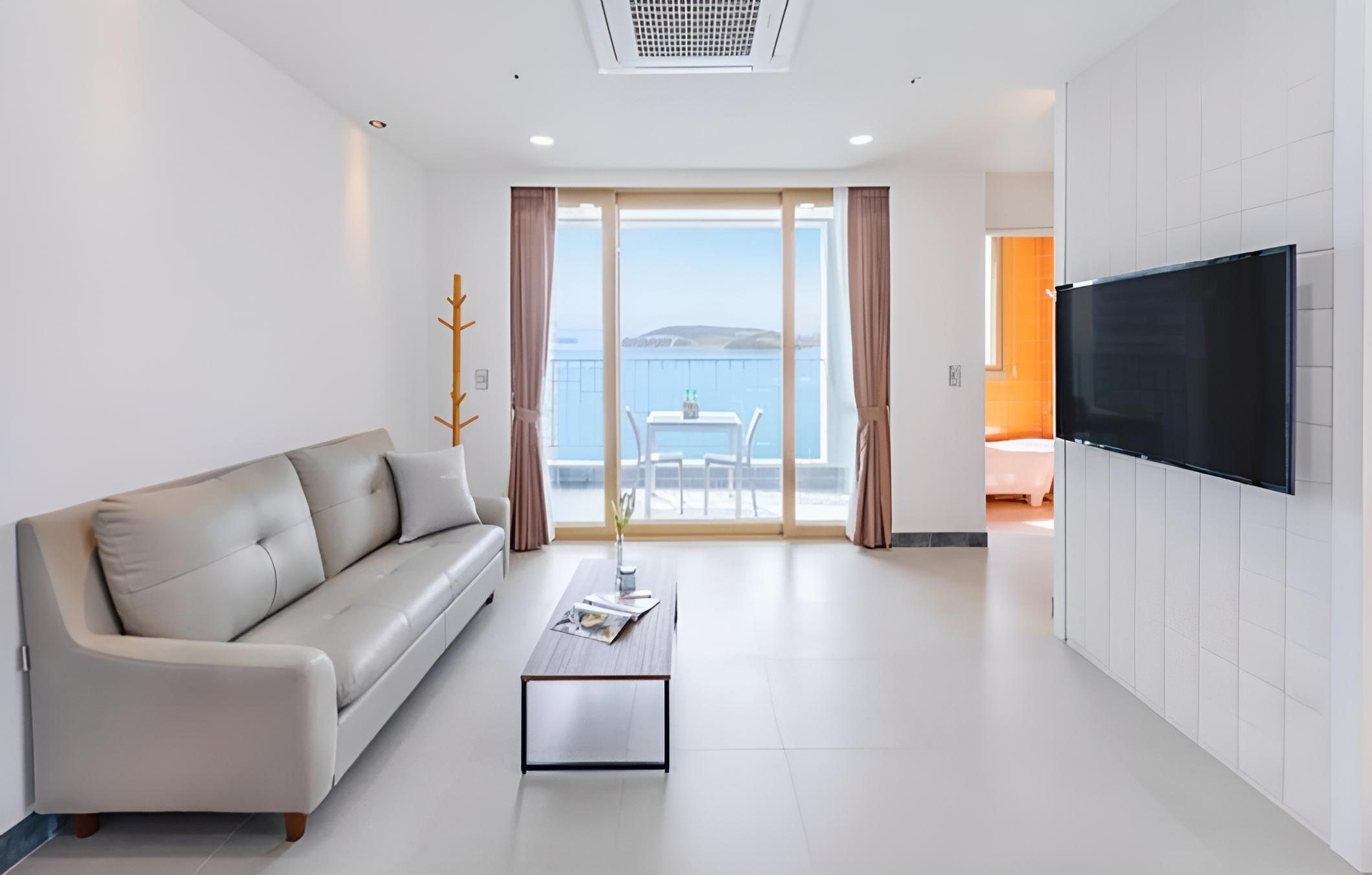 Yeosu La Pause Pension view 3