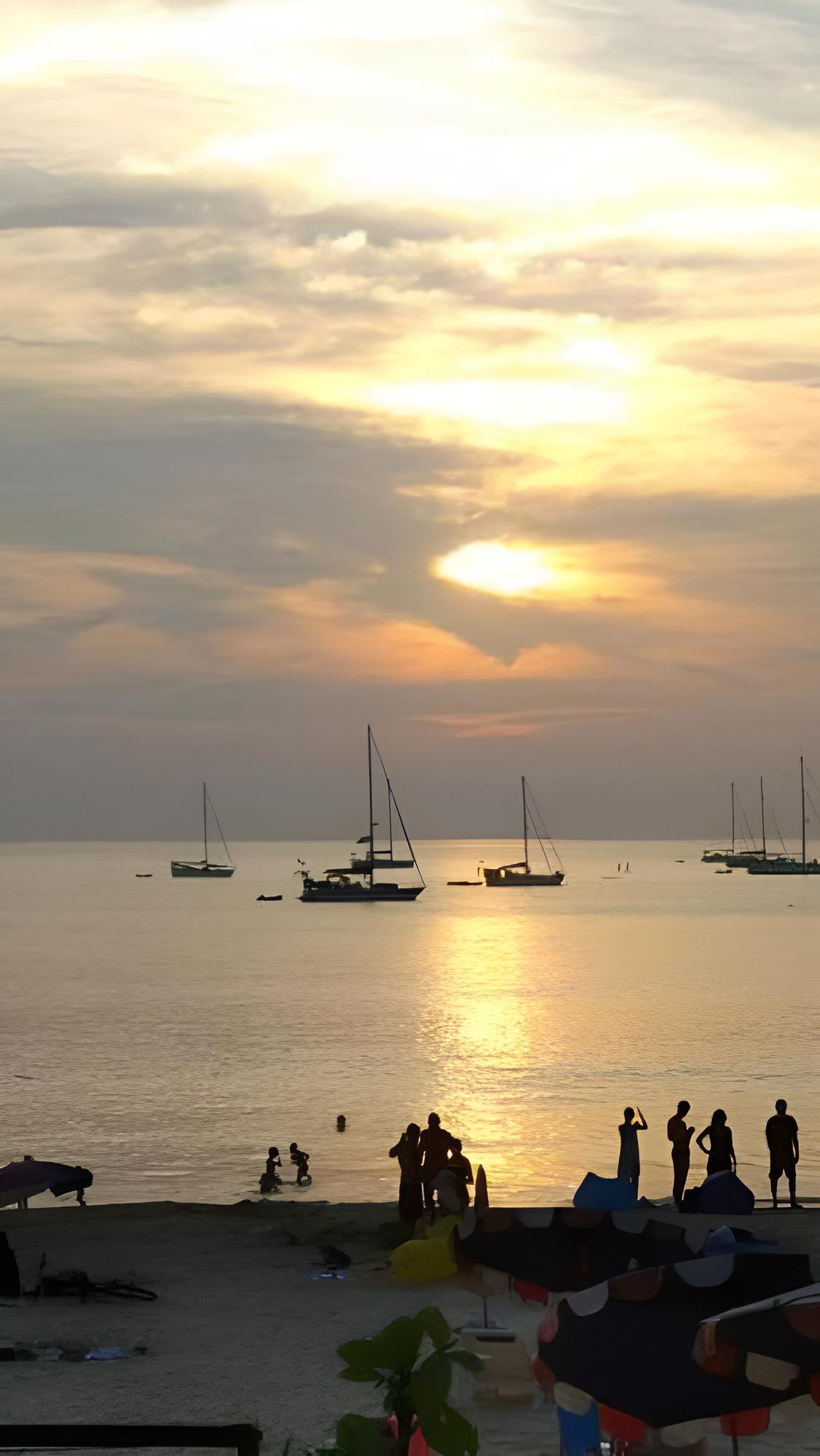 Baantonkhao Kata Beach