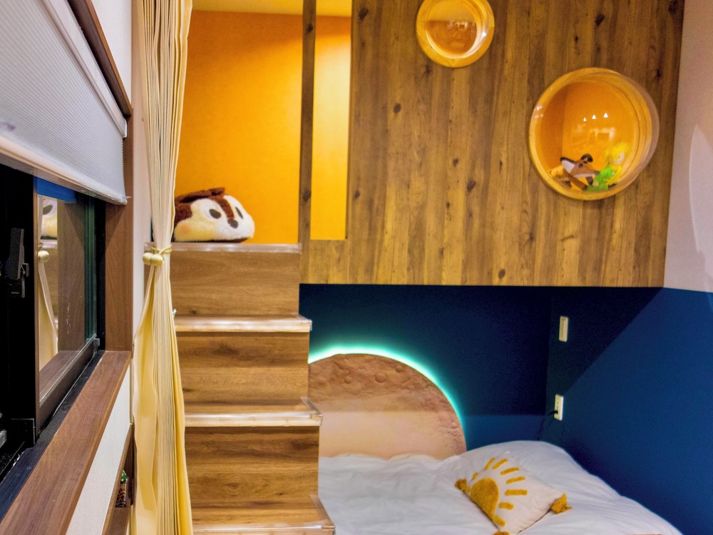 Tokyo Nook