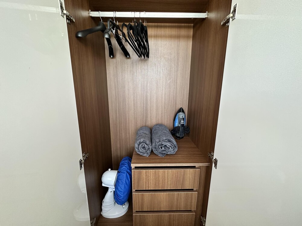 Condo Apartment With Workspace