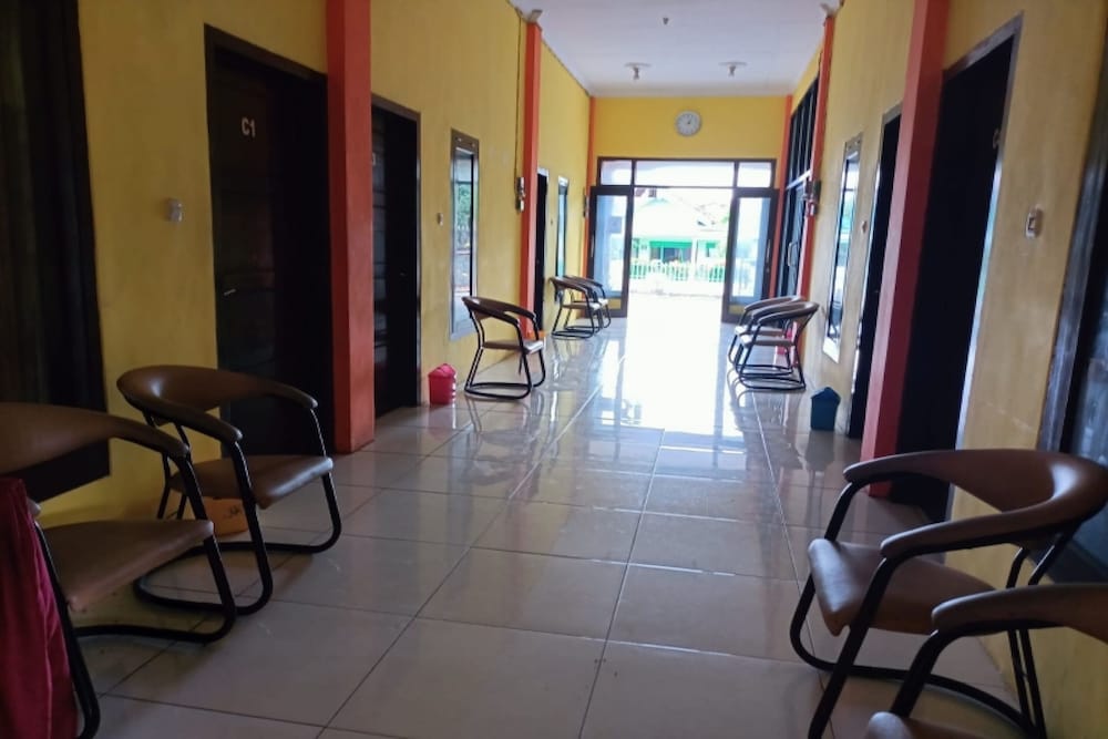 Lobby & Reception