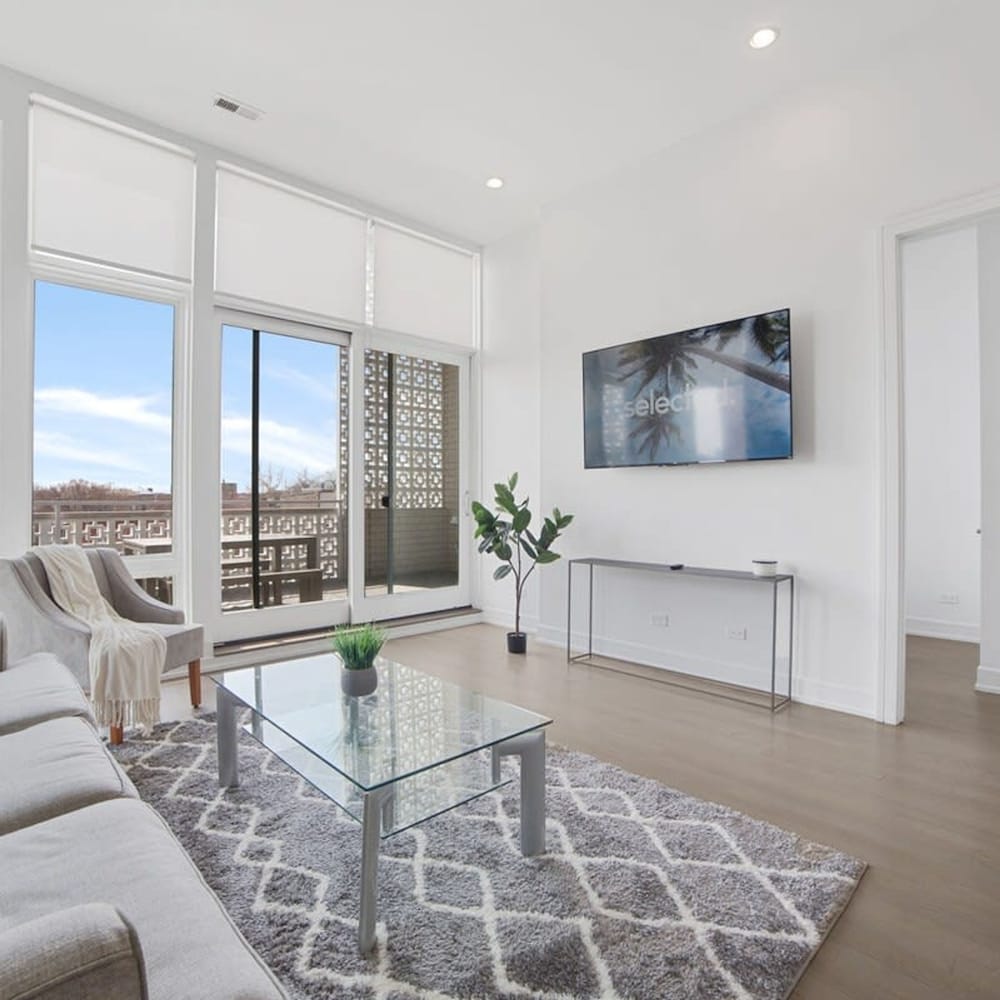 4-bedroom Penthouse w 2 Large Balconies Rooftop