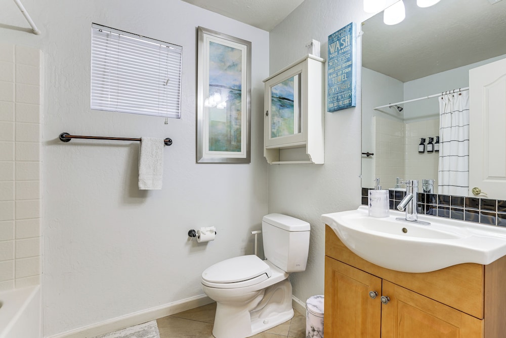 Spacious Family Home w/ Yard Near Arizona Mills!