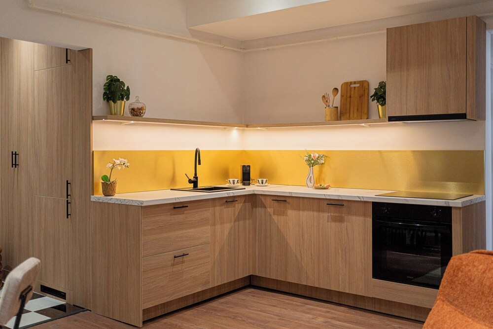 Playful & Trendy 2BR on Regina Elisabeta, Steps to Cismigiu Gardens | Bathtub & Boulevard Views