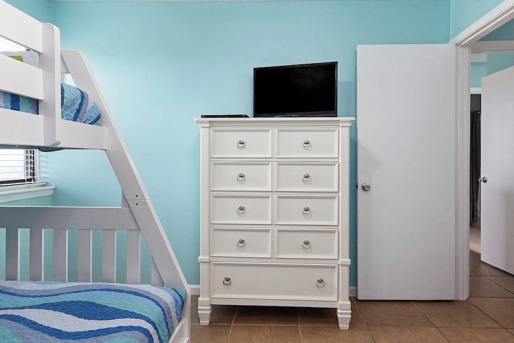 Sea Breeze #305 by Southern Vacation Rentals