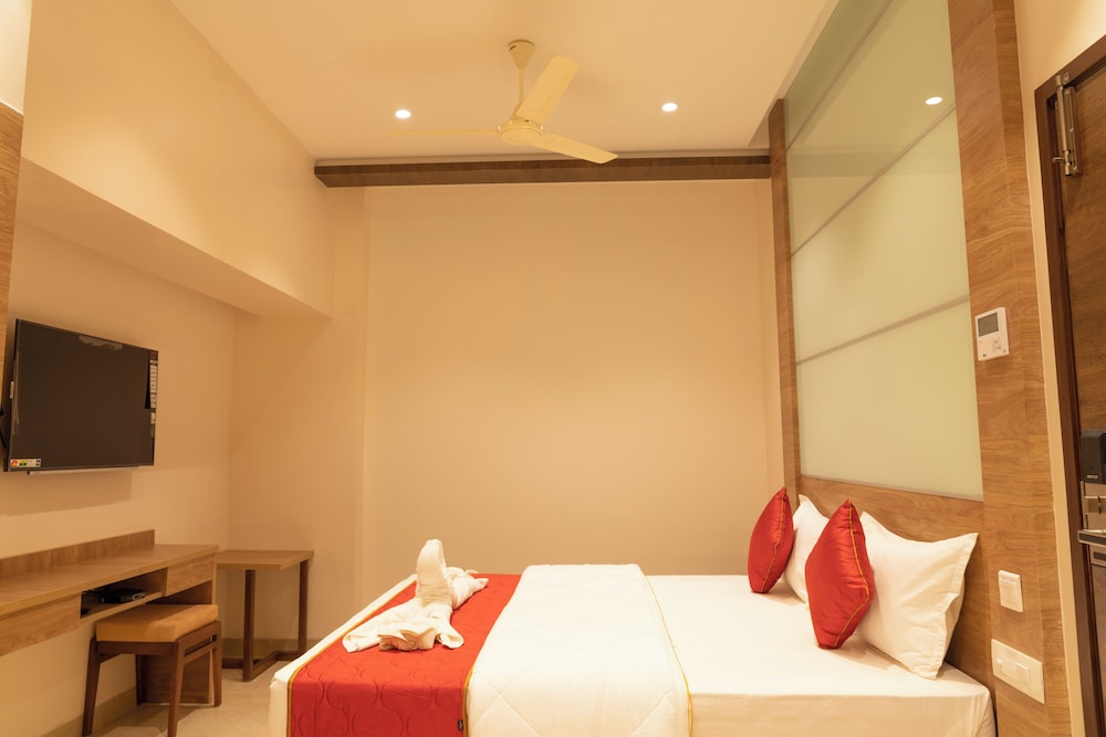 The Paradise Hotel - Luxury Stay