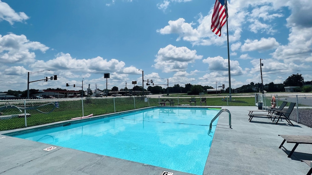 Country Inn Motel