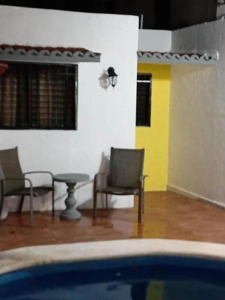Las Palmas Hostal - Hostel