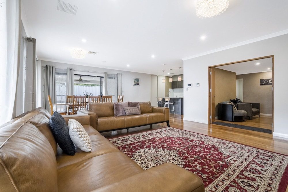 Spacious 4-bed House With Outdoor Area