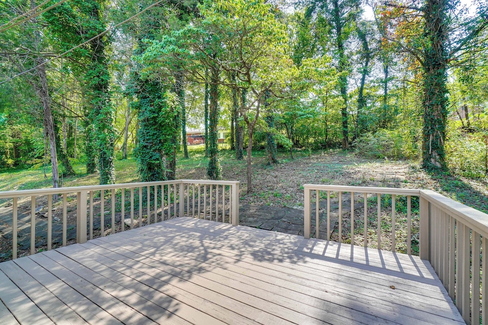 1 Mi to Dtwn: Quiet Retreat w/ Yard in Clinton