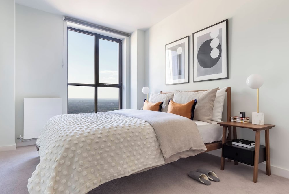 Croydon Central Apartments by Urban Rest