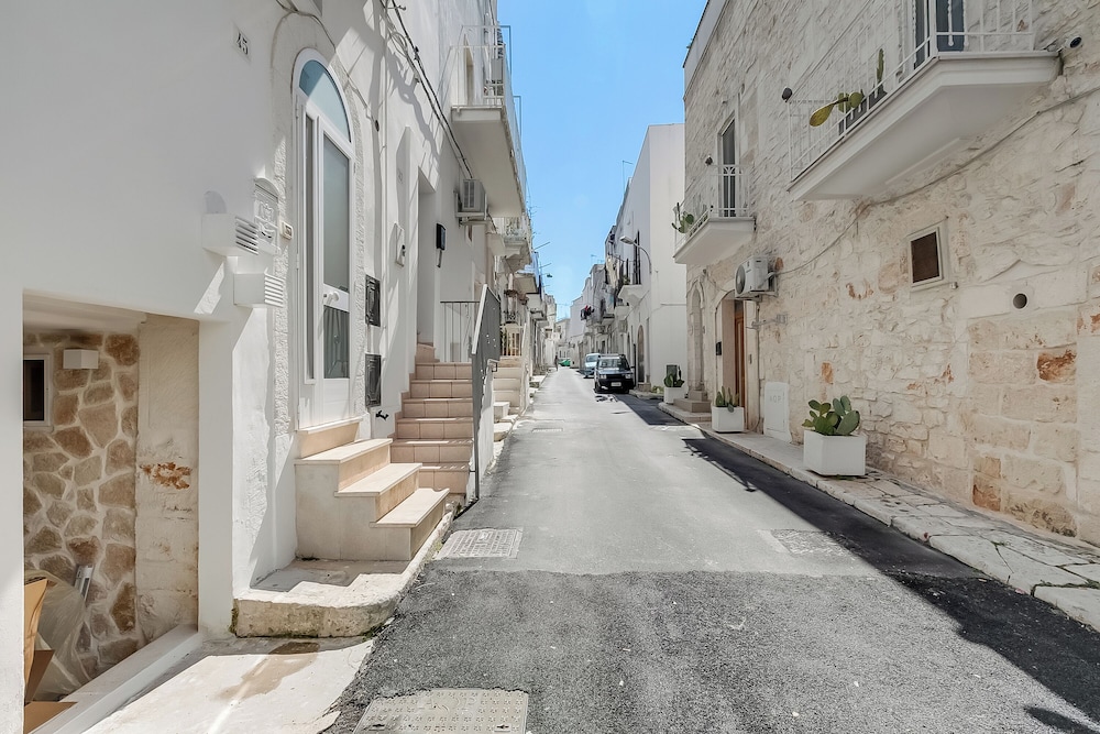 Maison 43 Ostuni With Indoor Pool