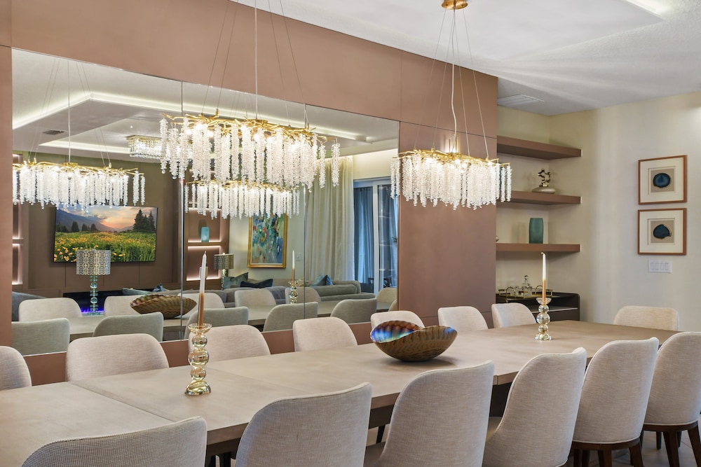 Ultimate Family Fun Retreat 10-bedroom Luxury Home