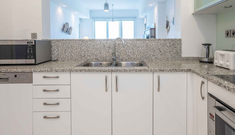 Spacious 2BR Marina Residence 4