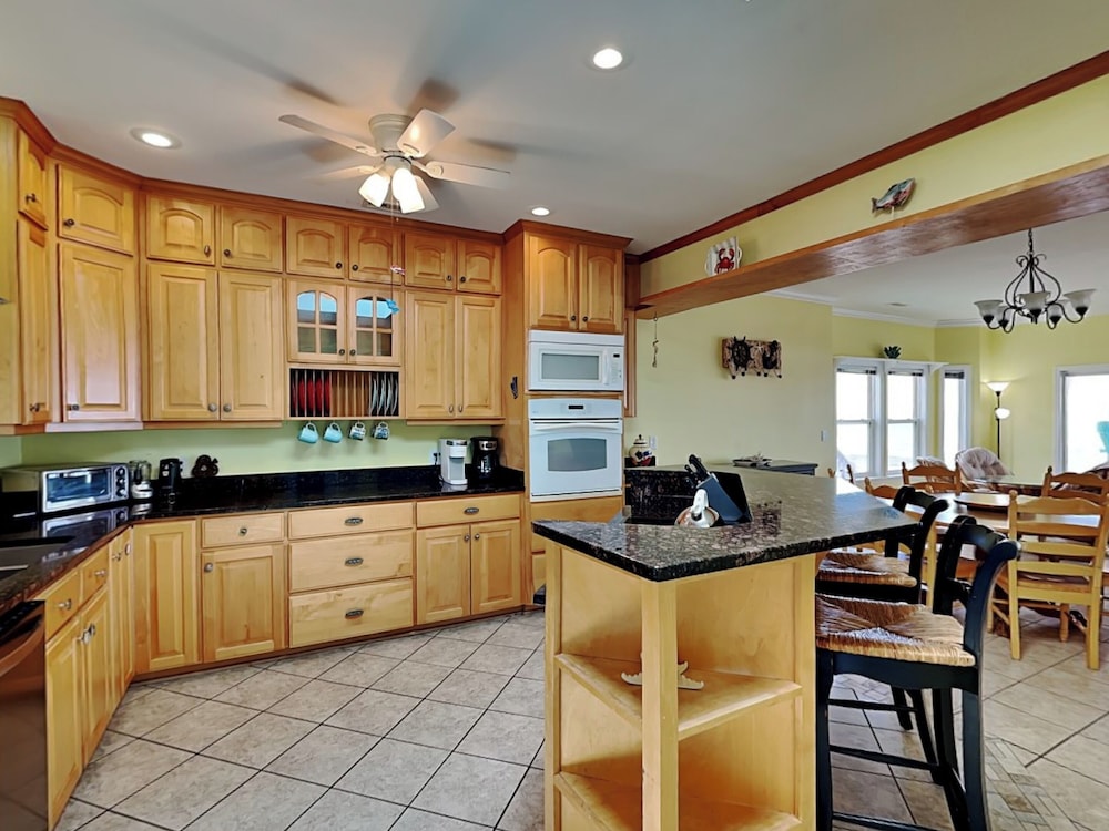 Sunshiny Daze by Topsail Realty