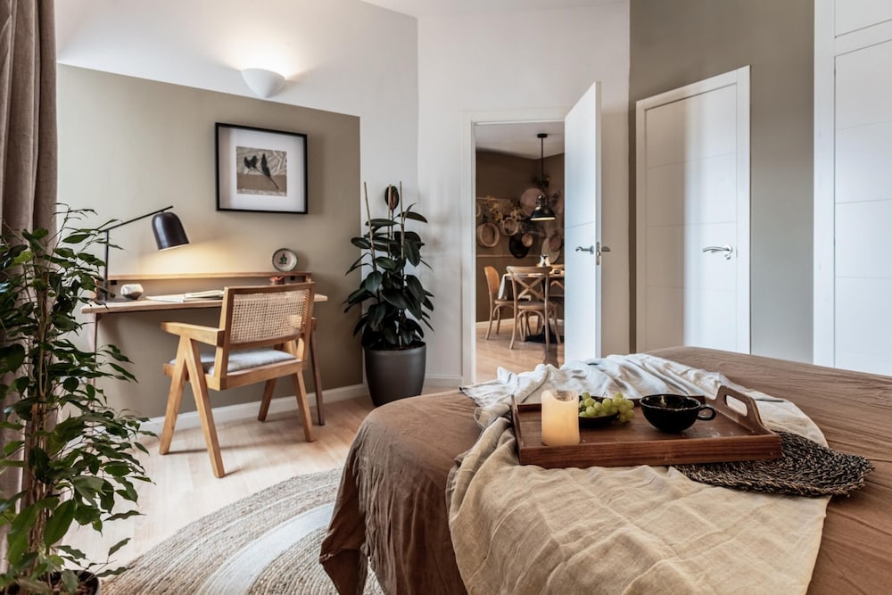 Triana - 1 Bedroom Apartment in Trafalgar