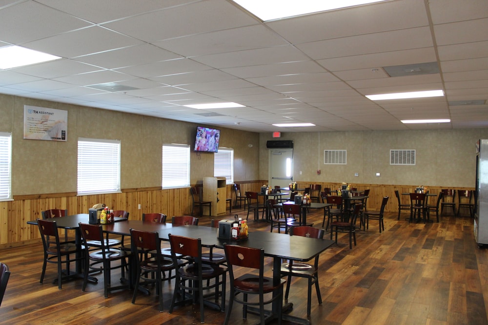 Carlsbad Vacations - Target Hospitality - Carlsbad Lodge - Property Image 1