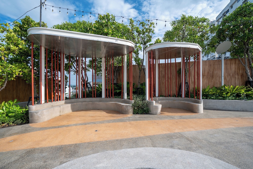 Bayphere residence by Prop Hopper