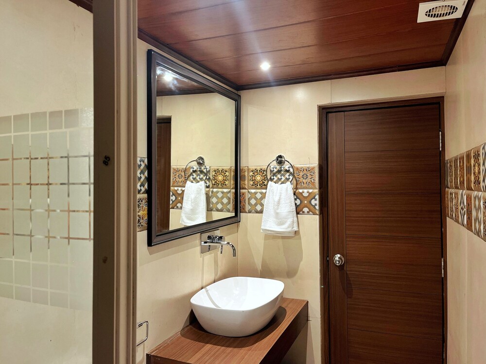 Mount Thistle Boutique Hotel