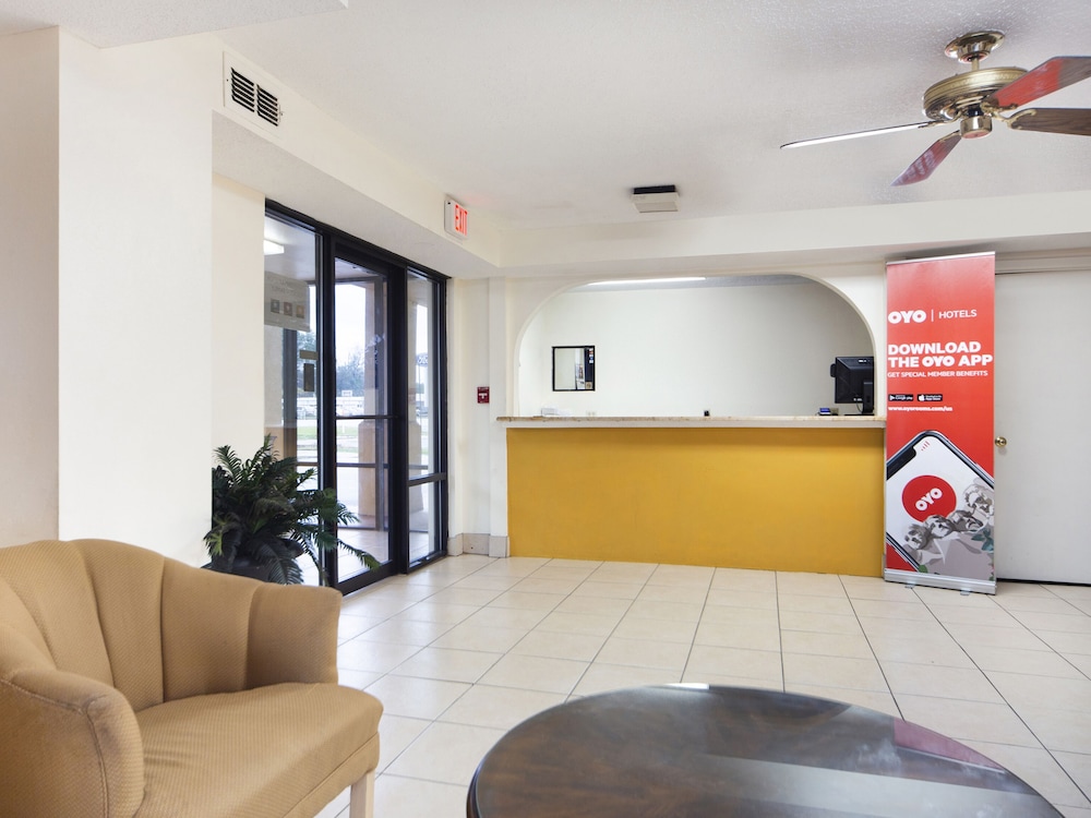 Days Inn & Suites by Wyndham Brewton