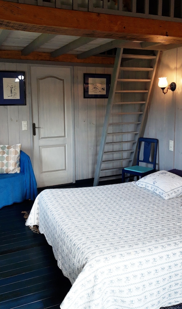 Laratger en Narrosse — hotel room