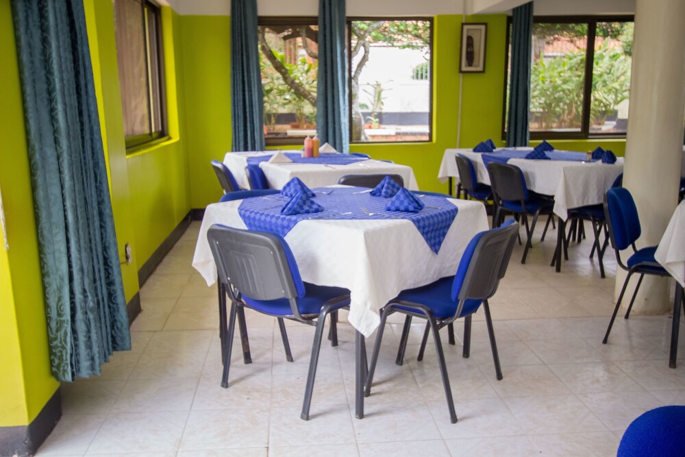 Emirina Travel Hotel