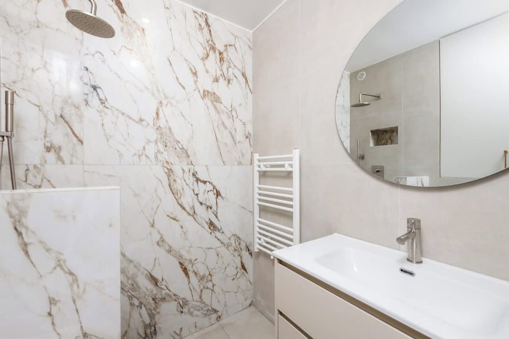 Luxury sea View 3br-2ba With Services in Deauville