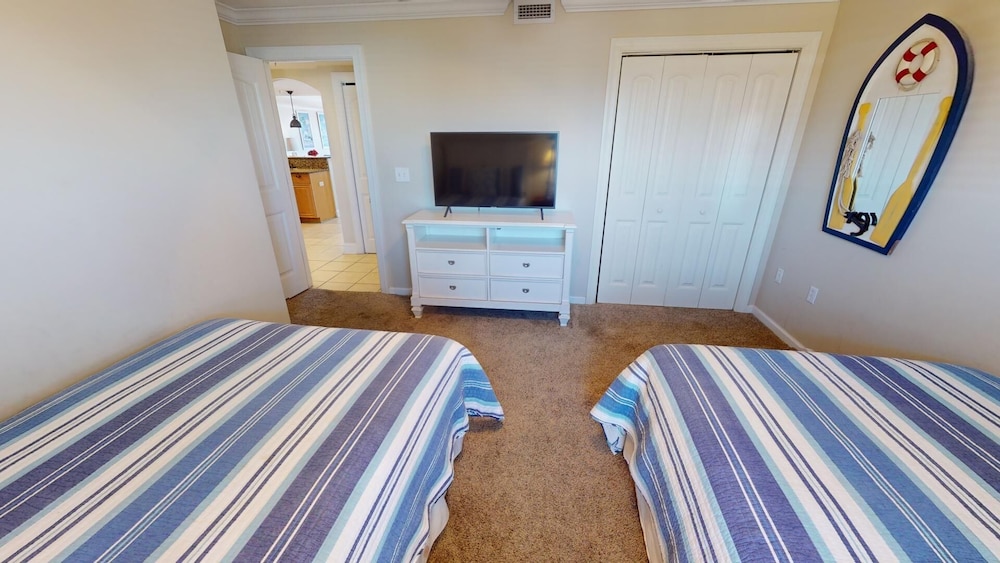 Pelican Landing 302 by Tybee Vacation Rentals
