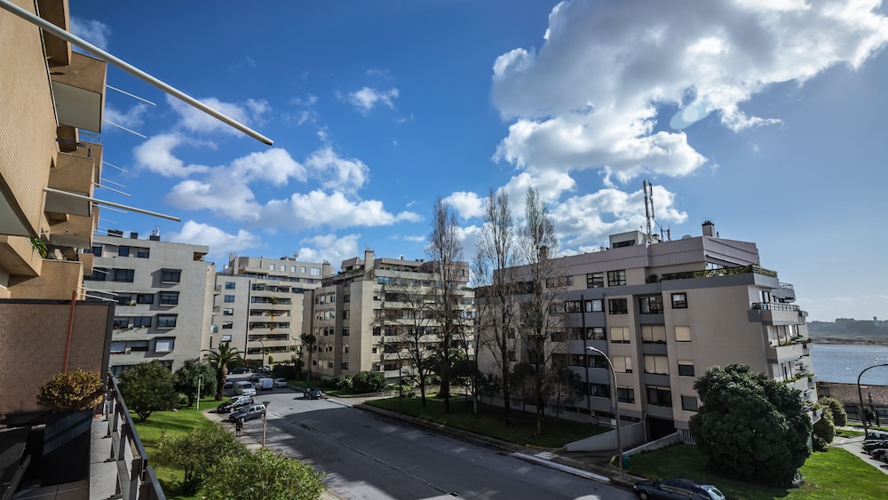 DAHome - Collector's Luxurious Apartment