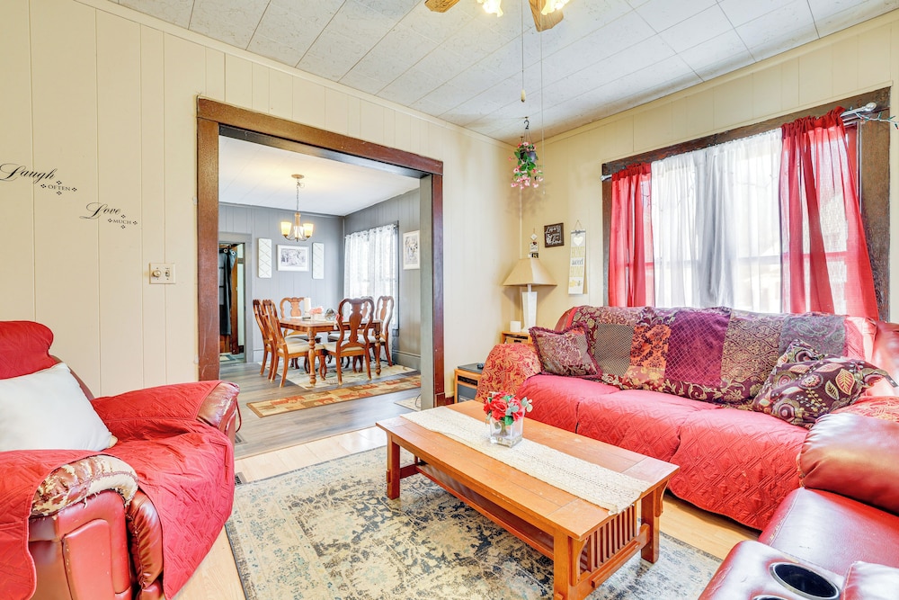 Steps to Root River: Home w/ Large Yard!