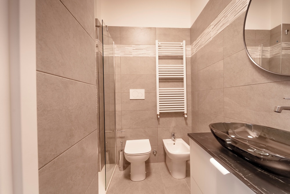 Tosi lovely Flat