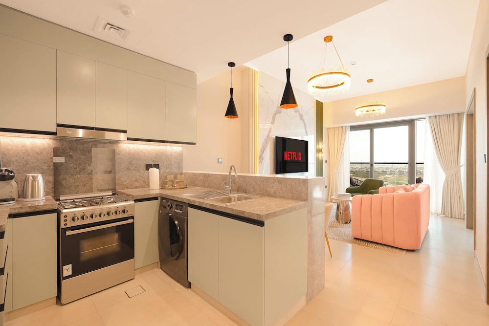 KeyRock Living - Golf Gate Apartment