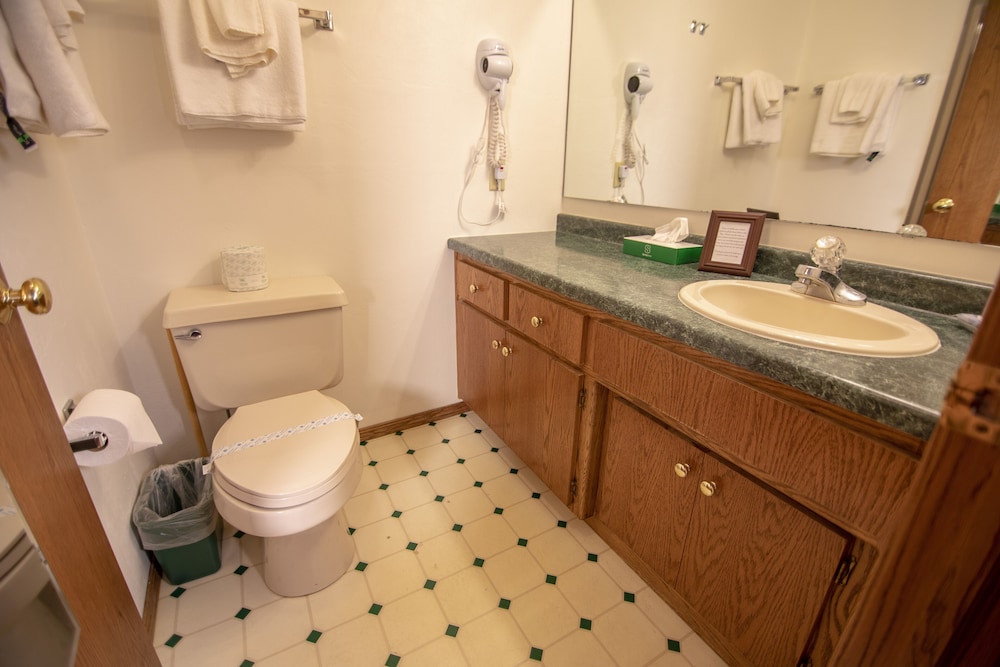 Ridges Inn & Suites
